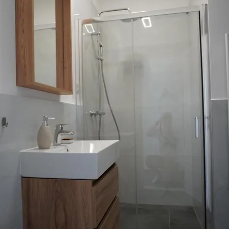 Appartement Fjaka & *