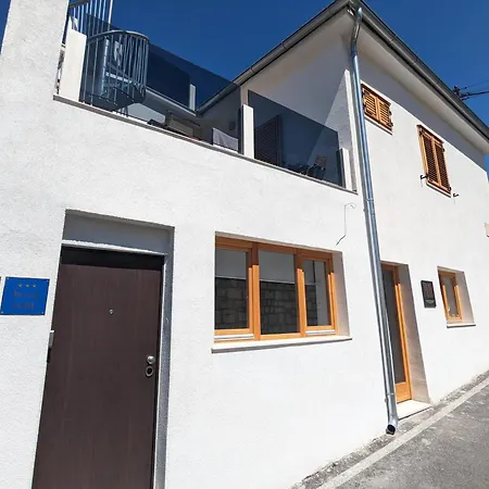 아파트 Fjaka & 시베니크